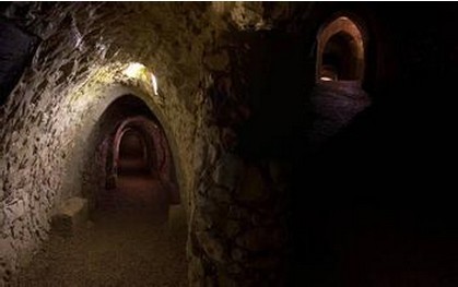 英国诺丁汉的地下洞穴