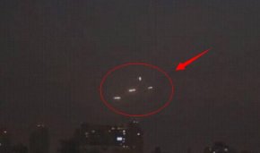 智利圣地亚哥夜空出现“UFO编队”