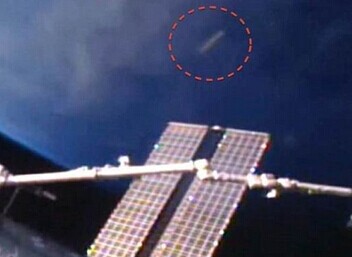 UFO掠过国际太空站？半透明呈雪茄状
