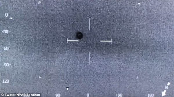 英国警方拍摄到7分钟UFO视频至今未公布